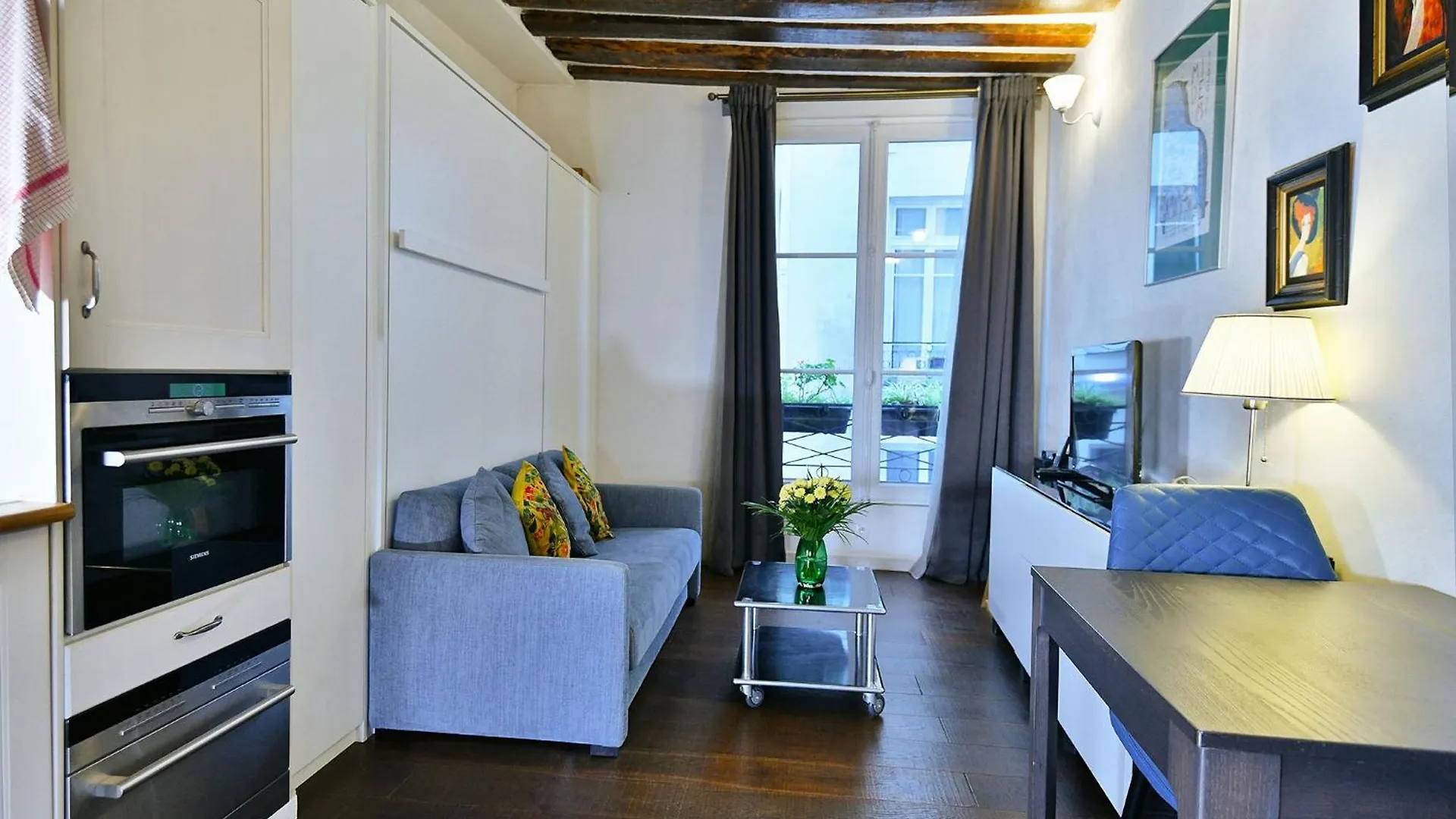Romantic Studio In Center Of Paris